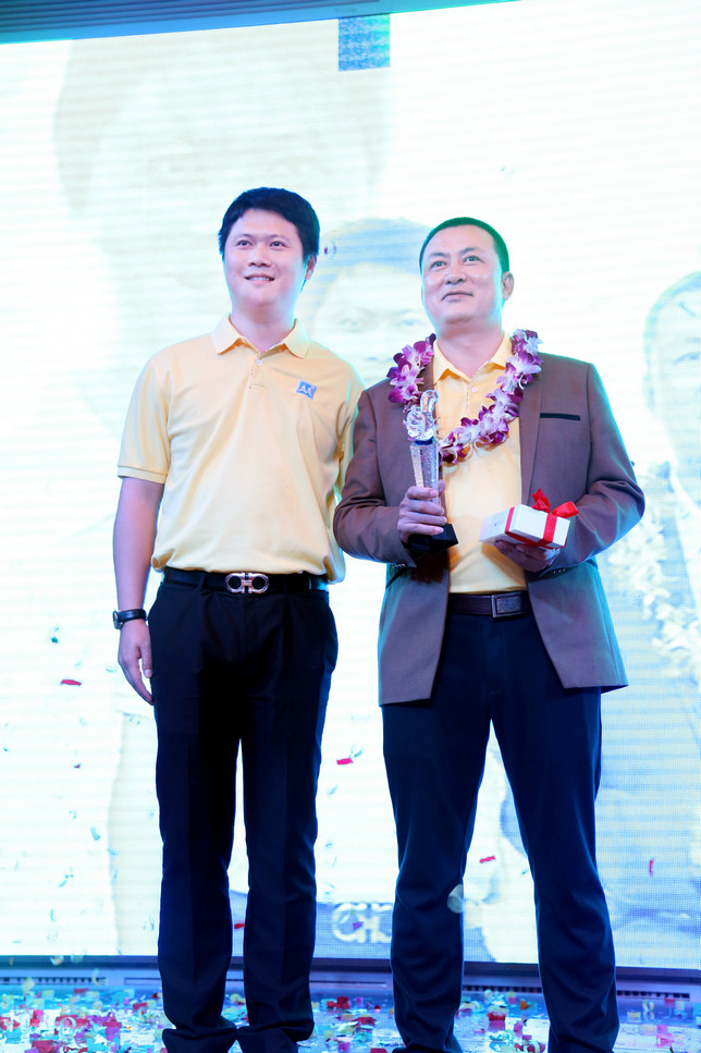 2014年年最佳卓越管理奖：周一平（总工程师）.jpg